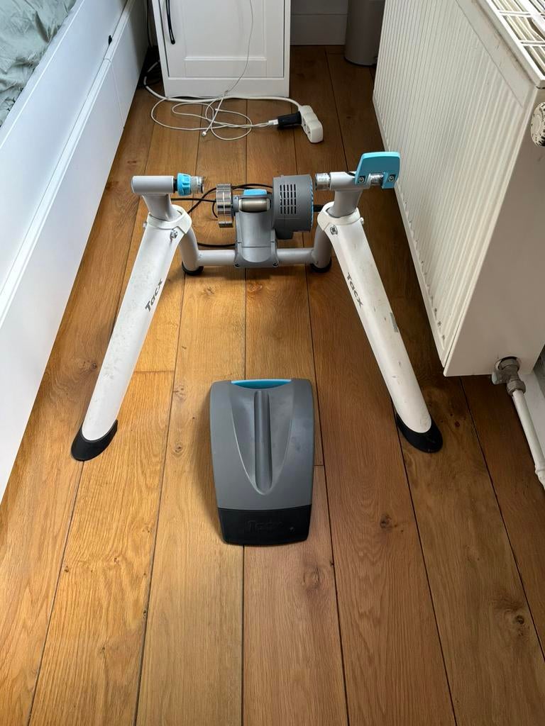Garmin Tacx Flow Smart trainer, Sports & Fitness, Appareils de fitness, Jambes, Comme neuf, Enlèvement, Vélo d'appartement