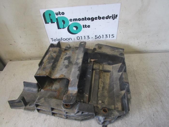 Boîtier de batterie d'un Renault Laguna (Laguna 01-), Autos : Pièces & Accessoires, Carrosserie & Tôlerie, Renault, Utilisé, 3 mois de garantie