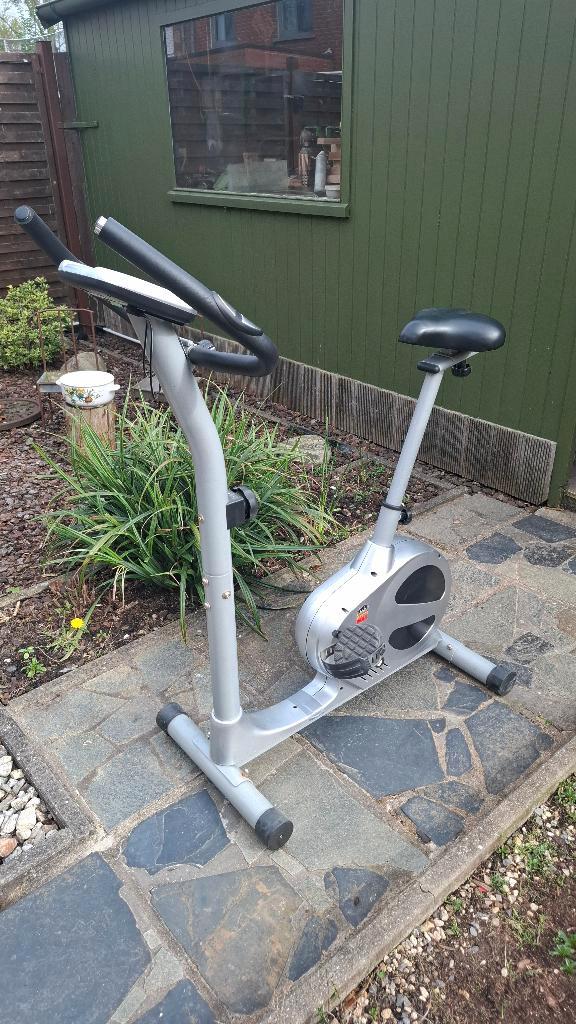 Hometrainer - Iron Bull, Sport en Fitness, Fitnessapparatuur, Gebruikt, Hometrainer, Benen, Overige materialen, Ophalen