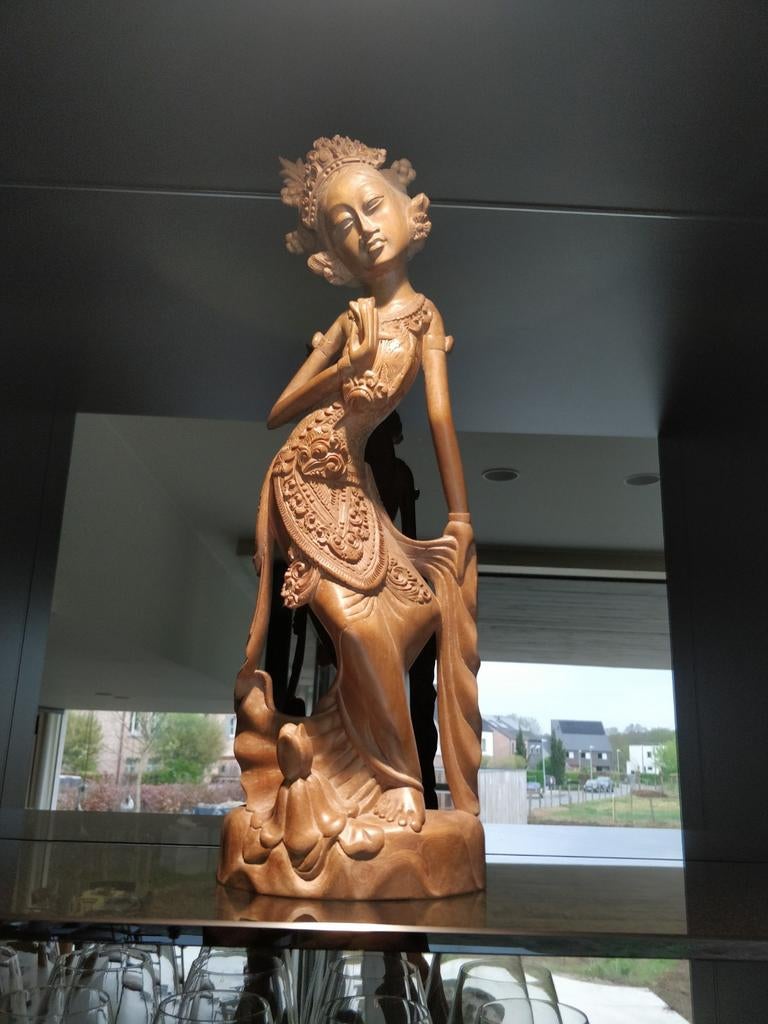 Balinees maatwerk, Ophalen