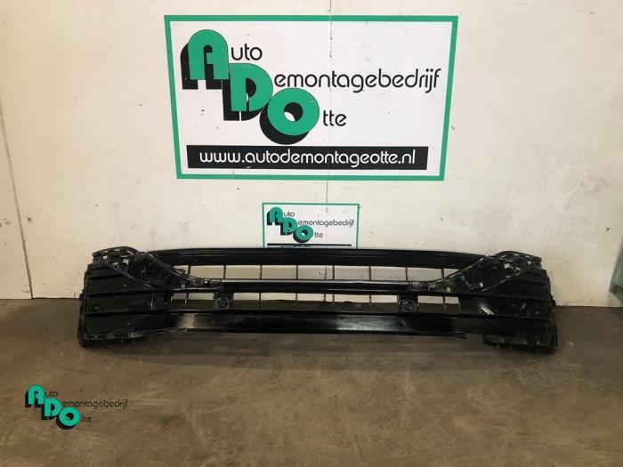 Grille van een Volkswagen Tiguan (Tiguan 16-), Auto-onderdelen, Carrosserie, Volkswagen, Gebruikt, 3 maanden garantie, Ophalen of Verzenden