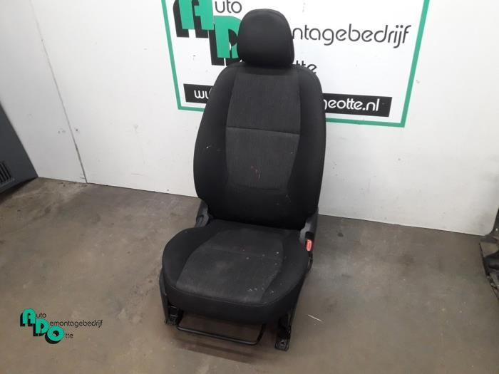 Siège droit d'un Kia Picanto (Picanto 11-), Autos : Pièces & Accessoires, Habitacle & Garnissage, Kia, Utilisé, 3 mois de garantie