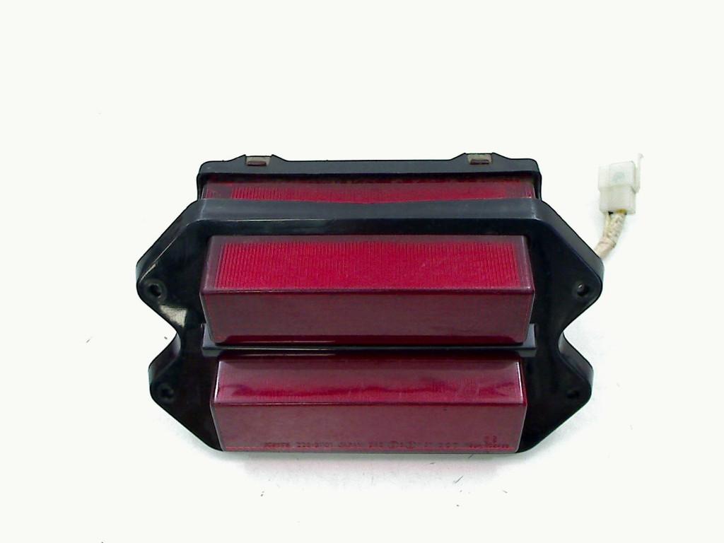 FEU ARRIÈRE YZF 750 R 1993-1998 (YZF750R) (220-31101), Motos, Dhr. S. di Majo, Utilisé, Info@cama-motorparts.nl, P.J. Troelstraweg 8 8
3144 CX  MAASSLUIS, NL