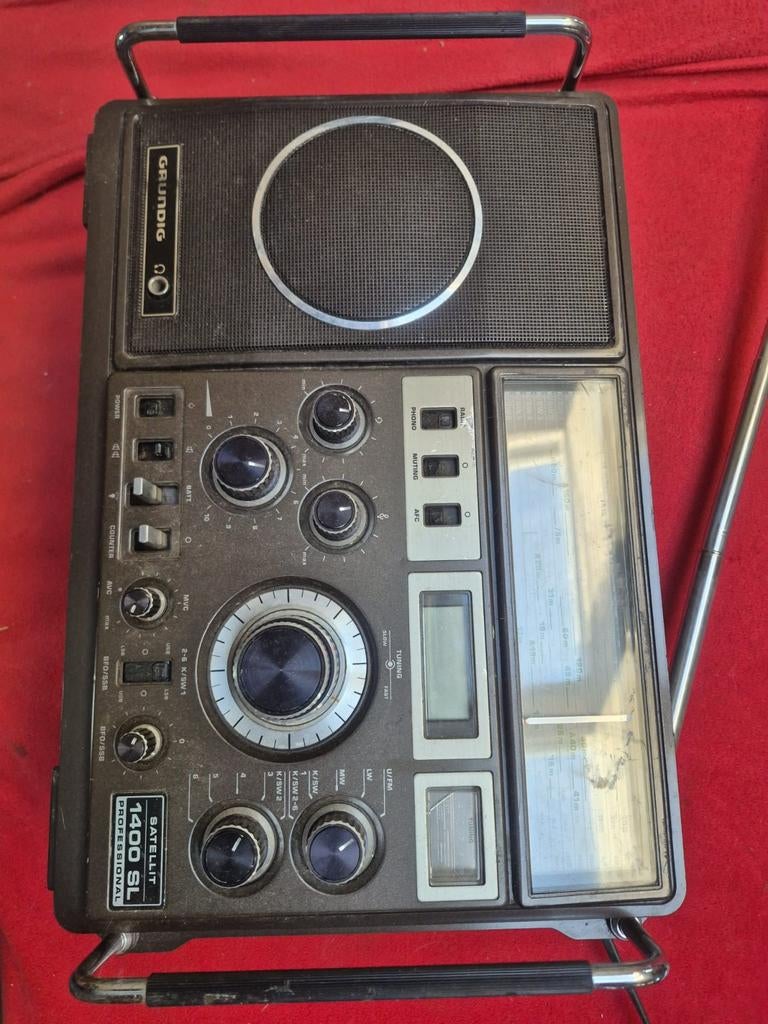 1400 SL Grundig satellietradio, Ophalen