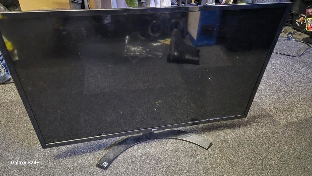 Lg 32 inch computer playstation etc beeldscherm, Gaming, IPS, Ophalen of Verzenden, LG