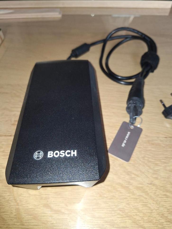 Bosch eBike Batterijlader BCS250, Fietsen en Brommers, Fietsaccessoires | Fietsaccu's, Ophalen of Verzenden