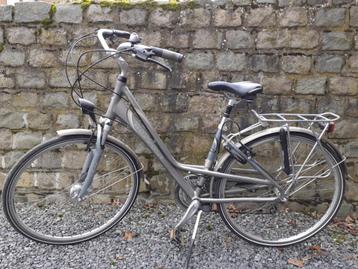 Damesfiets beschikbaar voor biedingen