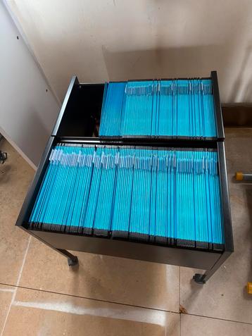 Rolkastjes inclusief hangmappen beschikbaar voor biedingen