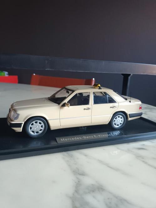 Mercedes w 124, taxi, schaal 1.18, van i scale., Hobby en Vrije tijd, Modelauto's | 1:18, Zo goed als nieuw, Ophalen of Verzenden
