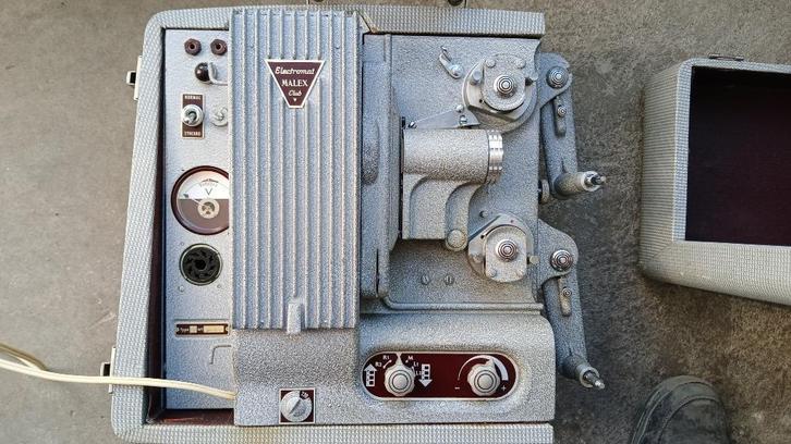 8 mm geluidsprojector, zeer oude metalen behuizing, club uit, Verzamelen, Foto-apparatuur en Filmapparatuur, Projector, 1940 tot 1960