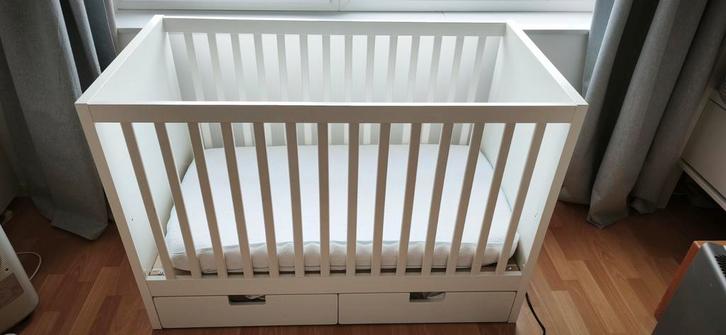 Lit bébé Ikea Stuva + matelas, Enfants & Bébés, Berceaux & Lits, Lit, Enlèvement