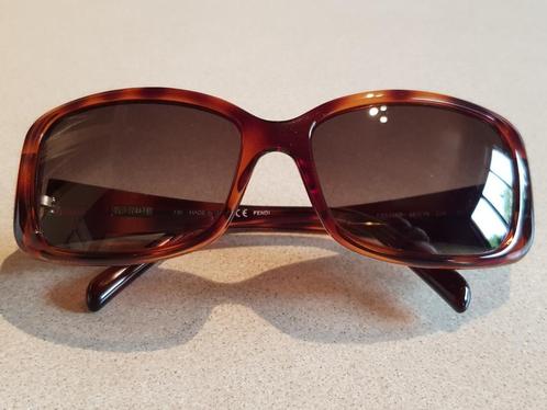 Fendi zonnebril bruin montuur, Handtassen en Accessoires, Zonnebrillen en Brillen | Dames, Zo goed als nieuw, Zonnebril, Overige merken