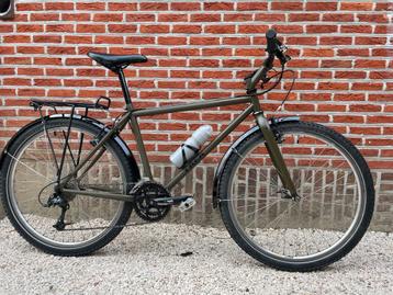 Refurbished Trek 930 Singletrack “apocalypse bike” disponible aux enchères