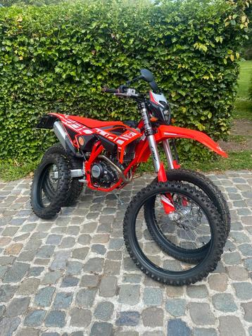 Cross banden Beta 125 beschikbaar voor biedingen