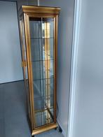 Vitrinekast, Ophalen