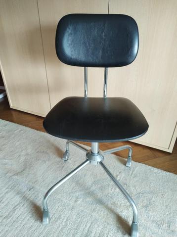 Vintage bureaustoel beschikbaar voor biedingen