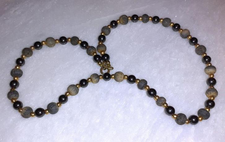 Parelketting hematiet en exotisch hout, Handtassen en Accessoires, Kettingen, Nieuw, Steen of Mineraal, Zwart, Met edelsteen, Verzenden