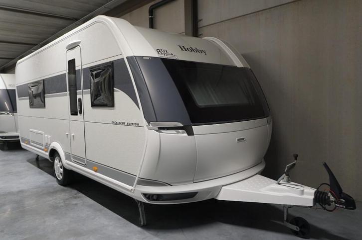 Nieuwe 4pers.Hobby met 2x1p bed, rondzit, BADKAMERCARAVAN, Caravans en Kamperen, Caravans, Bedrijf, tot en met 4, Rondzit, Hobby