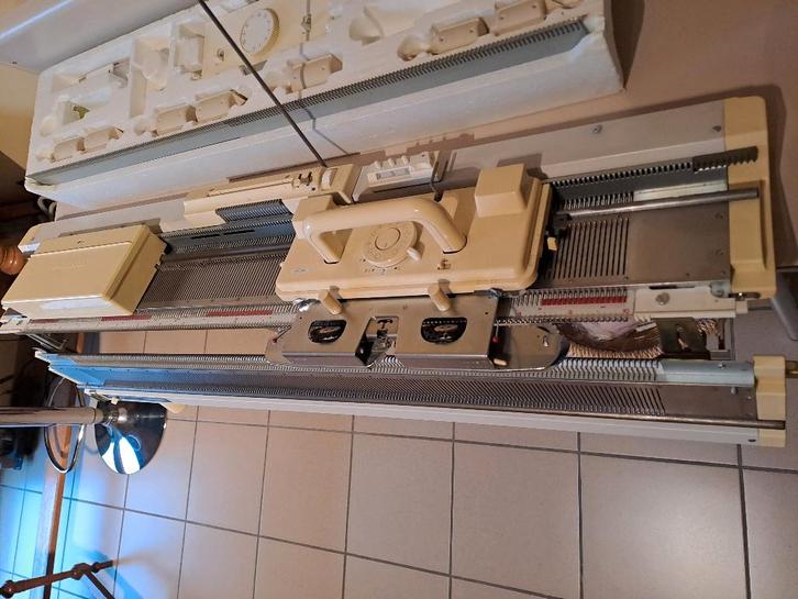 Machine a tricoter, Hobby & Loisirs créatifs, Tricot & Crochet, Comme neuf, Tricot, Enlèvement