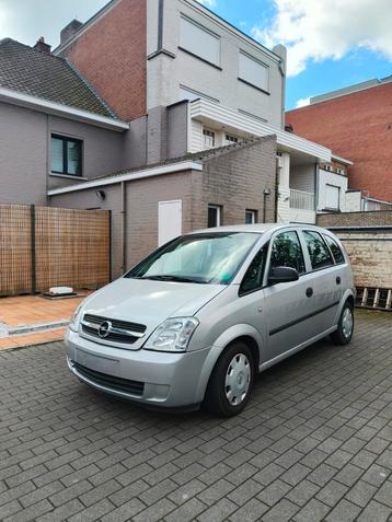 Opel Meriva 1.6 i Essence/Climatisation/Capteurs de stationn