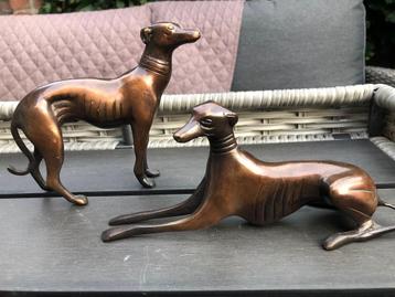 2 statige windhond hond whippet greyhound beeldjes disponible aux enchères