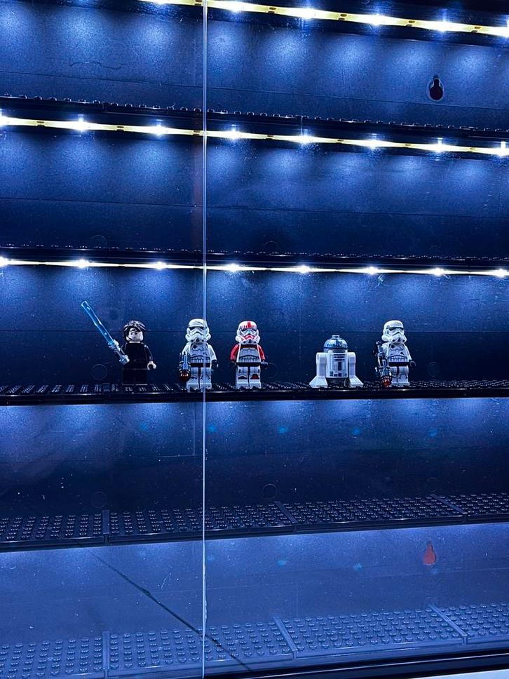 Lego minifiguren vitrine led, Kinderen en Baby's, Speelgoed | Duplo en Lego, Zo goed als nieuw, Lego, Ophalen of Verzenden