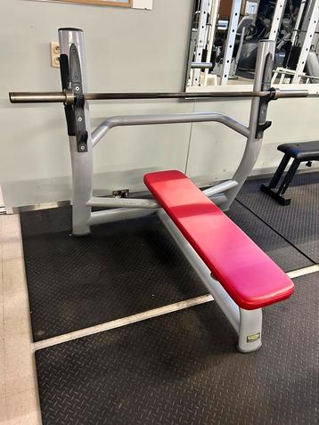 TECHNOGYM DRUKBANK EN TECHNOGYM INCLINE BANK beschikbaar voor biedingen