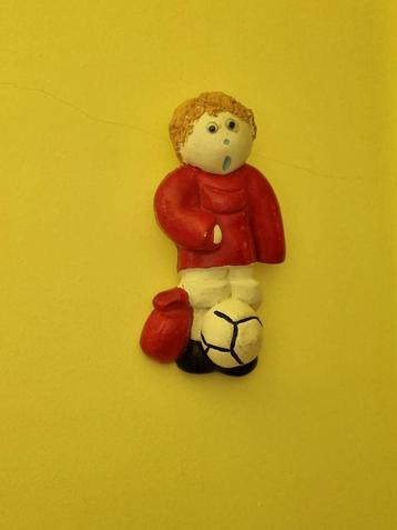 Voetbalspeler voor kleine jongens 18 cm beschikbaar voor biedingen