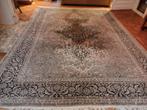 A Kashmir silk hand knotted carpet with 850000 knots, Huis en Inrichting, Stoffering | Tapijten en Vloerkleden, Ophalen, Zo goed als nieuw