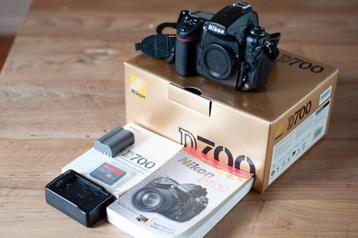 Nikon D700 Fullframe met accessoires - 71713 clicks disponible aux enchères