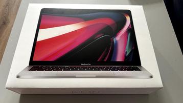 MacBook Pro M1 13" 2020 avec une peau en parfait état
