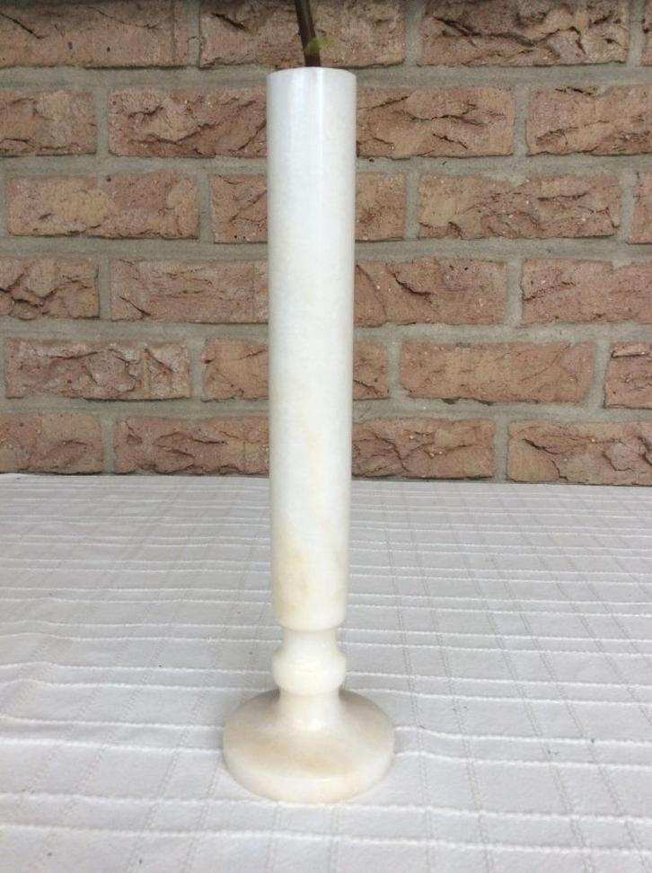 Vintage wit marmeren kolom vaasje 25 cm, Huis en Inrichting, Woonaccessoires | Vazen, Zo goed als nieuw, Wit, Minder dan 50 cm