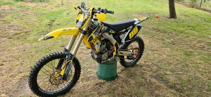 Suzuki RM-Z 250, Fietsen en Brommers, Brommers | Crossbrommers, Zo goed als nieuw, Suzuki, Ophalen