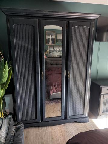 Zwarte kast kleerkast set of apart beschikbaar voor biedingen