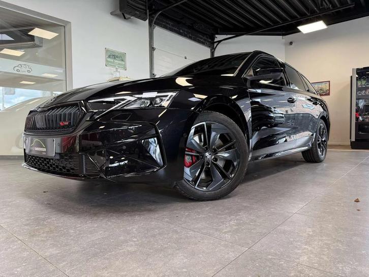 Skoda Octavia Octavia Combi 2.0 TSI RS NEW Pano - dak, trekh, Auto's, Skoda, Te koop, Octavia, ABS, Achteruitrijcamera, Adaptive Cruise Control