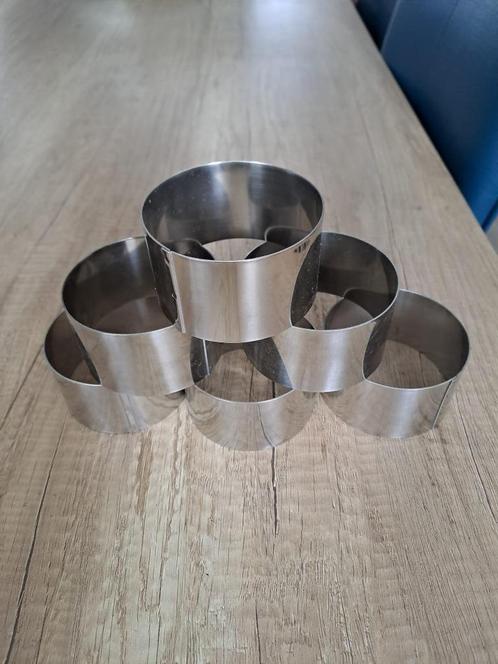 6 uitsteekvormpjes, Hobby en Vrije tijd, Taarten en Cupcakes maken, Zo goed als nieuw, Serveervorm, Taarten of Cupcakes, Ophalen of Verzenden