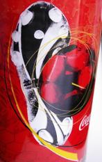Coca Cola glas met Voetbalschoen en voetbal tekst Coca-Cola, Ophalen of Verzenden, Nieuw