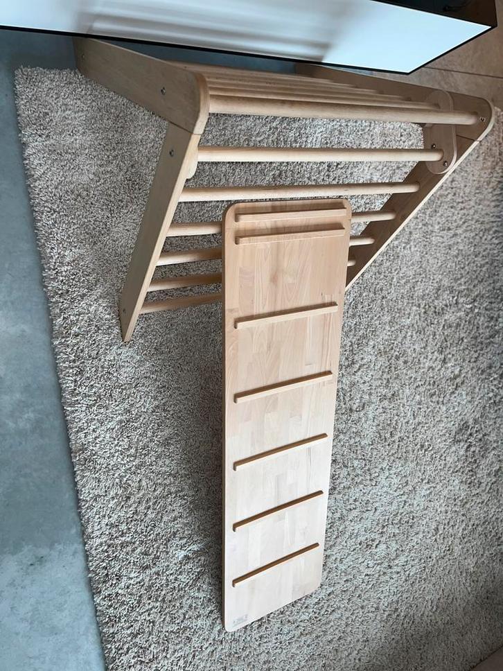 Klimdriehoek met plank (glijbaan of trap), Kinderen en Baby's, Speelgoed | Houten speelgoed, Zo goed als nieuw, Ophalen