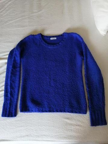 Pull d'hiver bleu roi