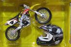 Ricky Carmichael Suzuki RM-Z450 2006 1:18, Enlèvement ou Envoi, Neuf, Moteur