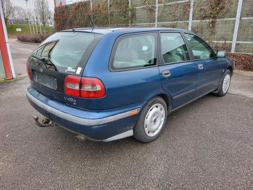 Volvo v 40 export of onderdelen, Auto's, Volvo, Particulier, V40, Benzine, Break, 5 deurs, Handgeschakeld, Ophalen