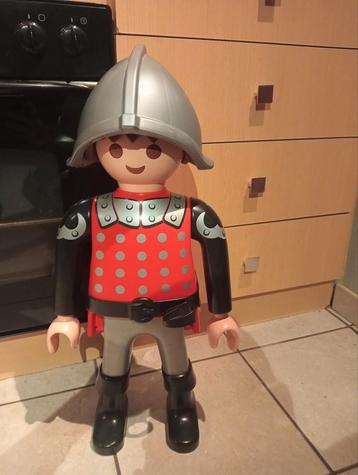 figurine playmobil environ 68cm disponible aux enchères