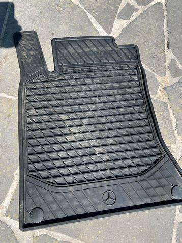 Tapis de sol caoutchouc pour Mercedes classe B, Enlèvement, Utilisé