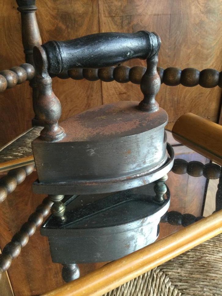 Fer à repasser à braise, Antiek en Kunst, Antiek | Woonaccessoires, Ophalen of Verzenden