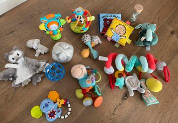 Pakket babyspeelgoed beschikbaar voor biedingen