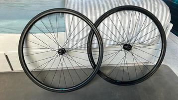 Roues shimano wh-rs171 a disque beschikbaar voor biedingen