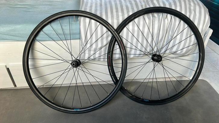 Roues shimano wh-rs171 a disque, Fietsen en Brommers, Fietsonderdelen, Zo goed als nieuw, Band, Ophalen