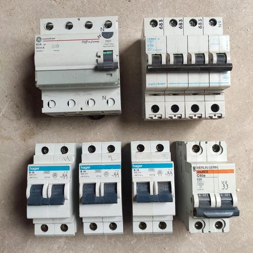 Differentieel en automaten, Doe-het-zelf en Bouw, Elektriciteit en Kabels, Gebruikt, Ophalen of Verzenden
