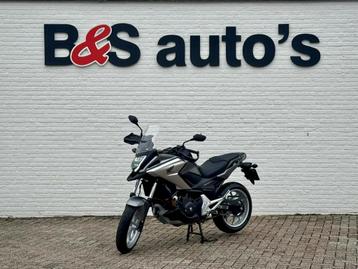 Honda All-Road NC 750X DCT C-ABS Topstaat! Boekjes + 2 sleut beschikbaar voor biedingen