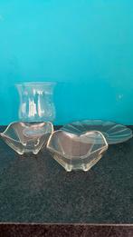 1 vaas of windlicht 2 kommen en een schaal, Ophalen